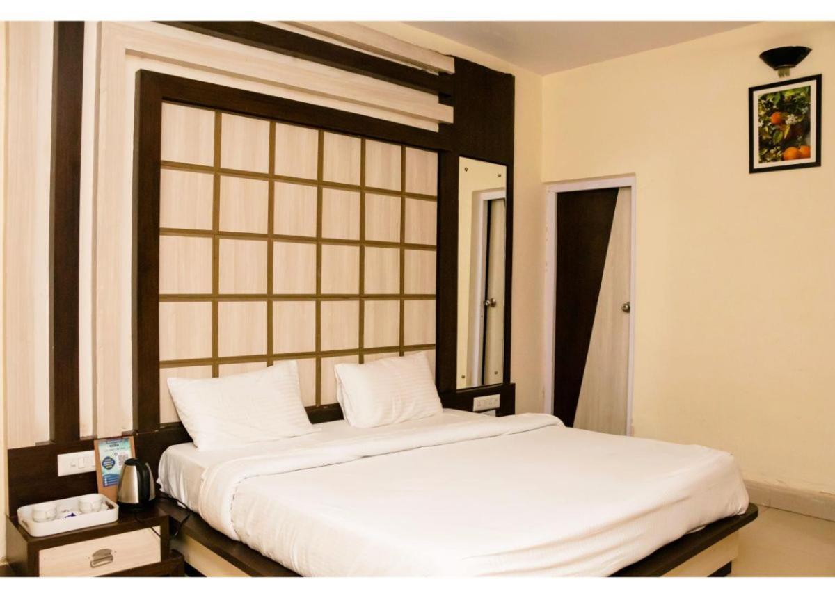 Ritumbhara Hotel & Resort Алвар Экстерьер фото